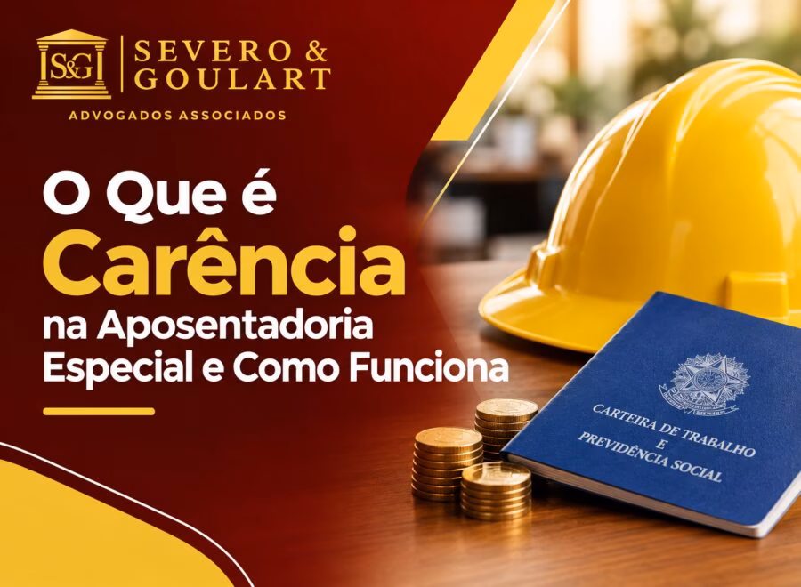 Imagem de destaque com fundo branco e detalhes em vermelho escuro e dourado sobre o tema carência na aposentadoria especial